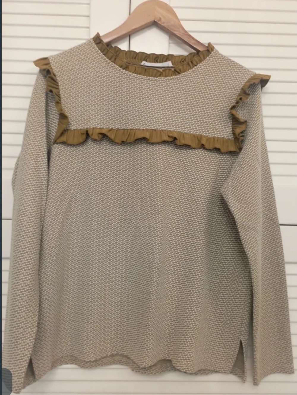 Sfera Basics ruffle knit long sleeve